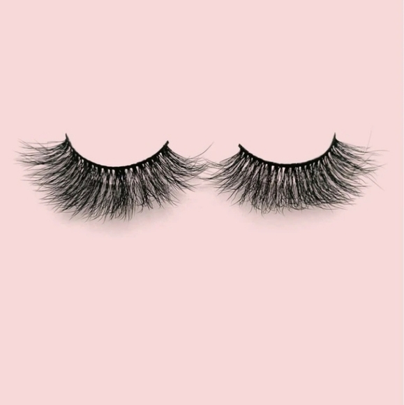 High Glam Eye Lashes - Picture 2 of 5